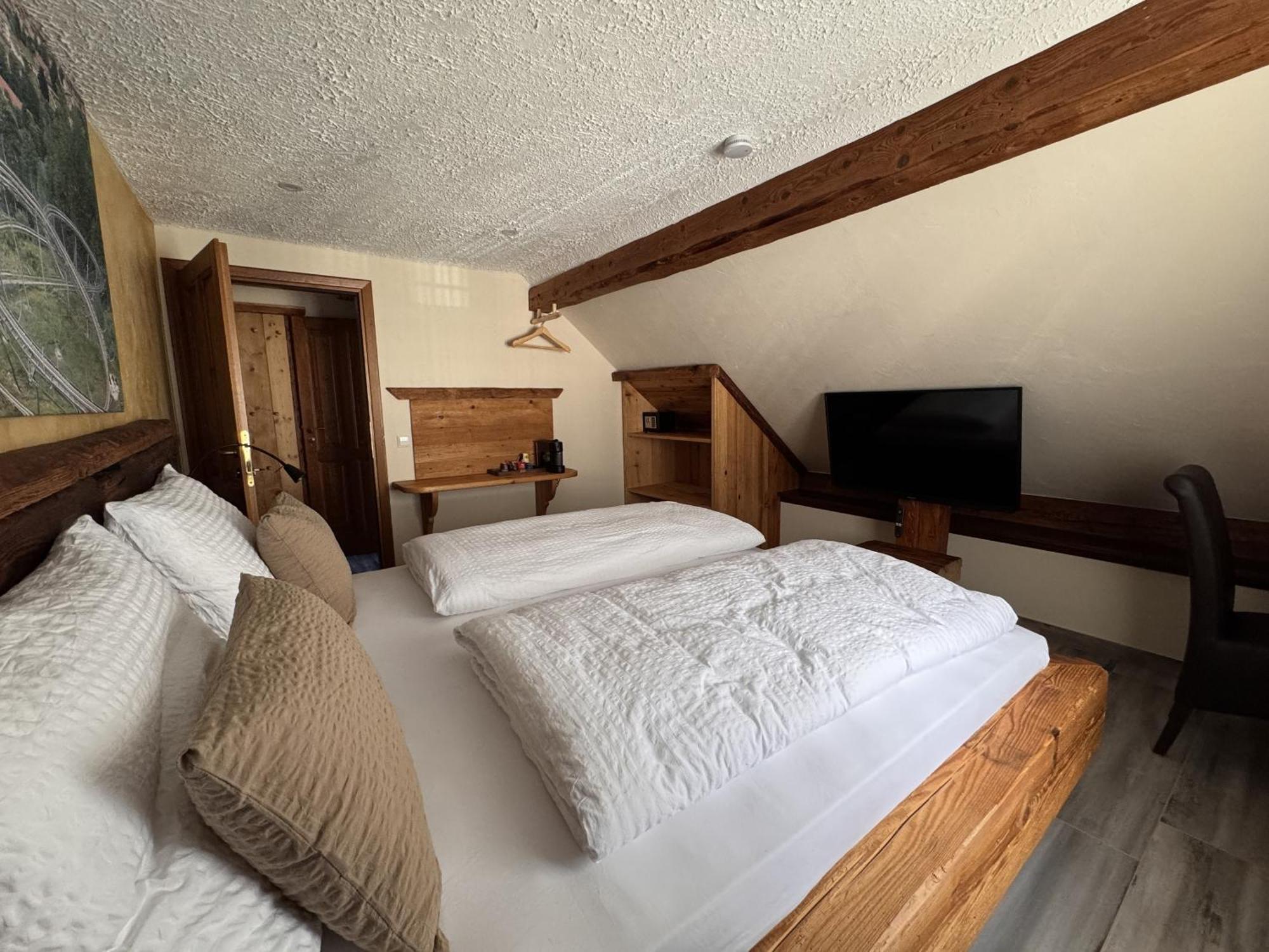 Black Forest Hotel تودتناو الغرفة الصورة