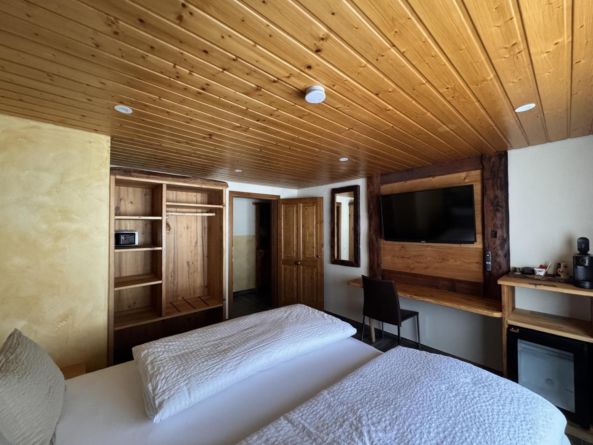 Black Forest Hotel تودتناو الغرفة الصورة