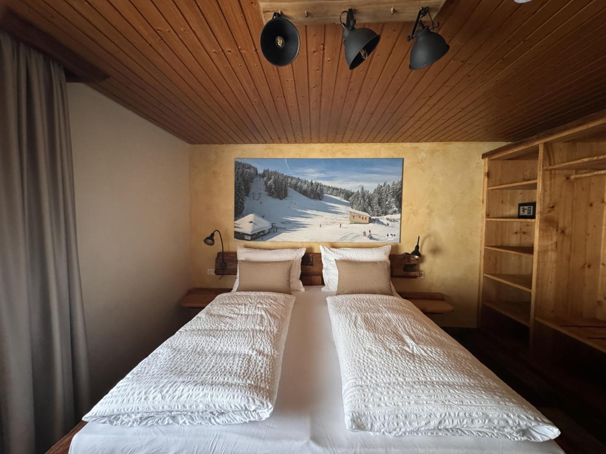 Black Forest Hotel تودتناو الغرفة الصورة
