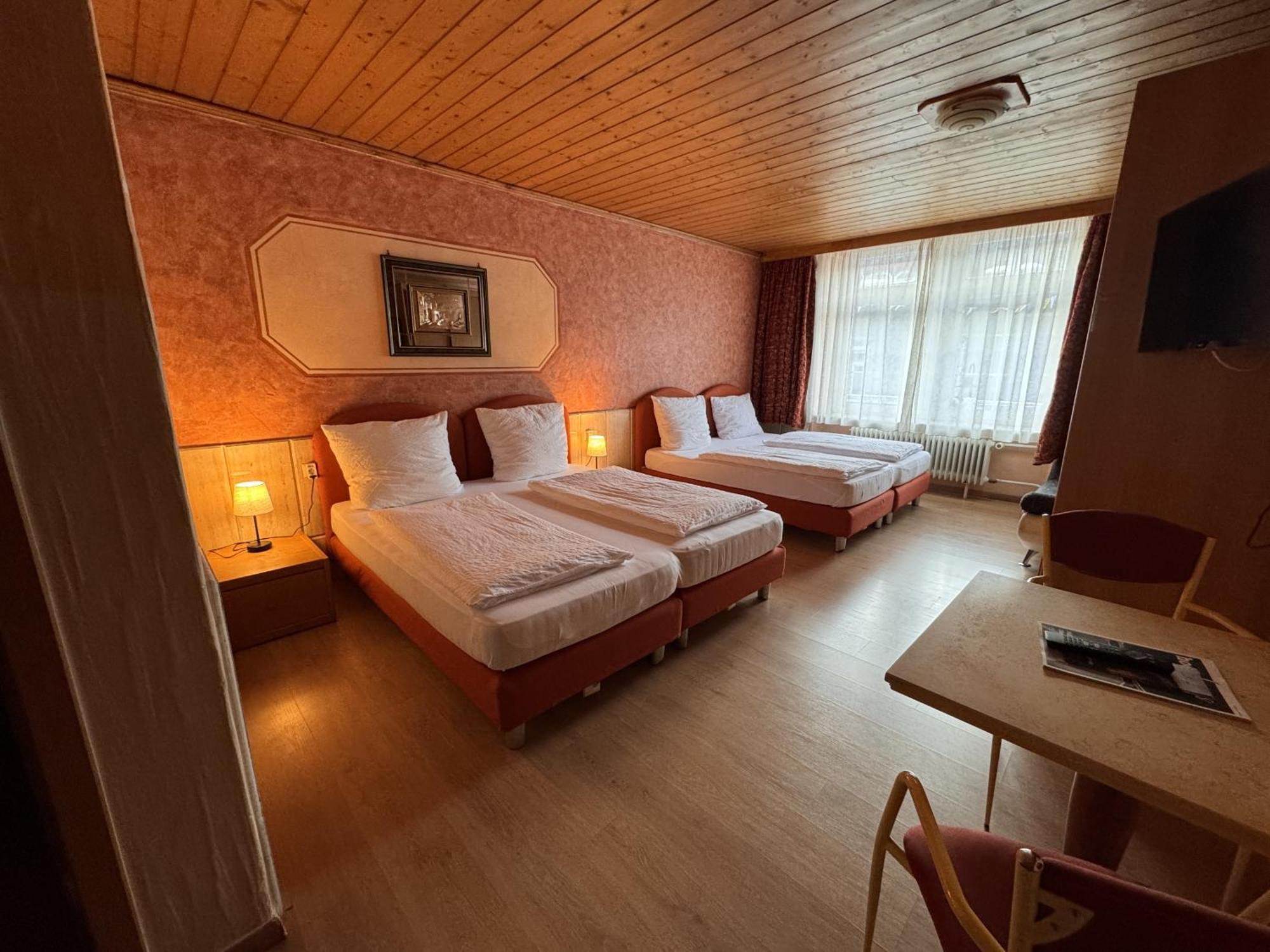 Black Forest Hotel تودتناو الغرفة الصورة